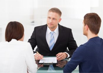 How Can A Divorce Lawyer Help You To Win The Case